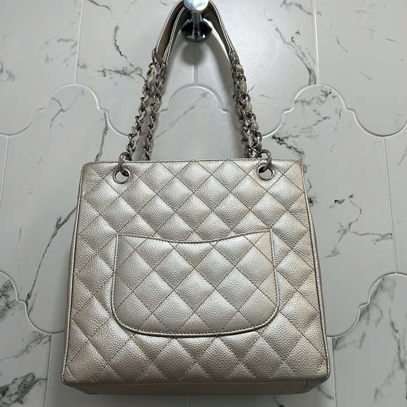 CHANEL CAVIAR SHOPPING TOTE ๐ - Picture 6 of 16